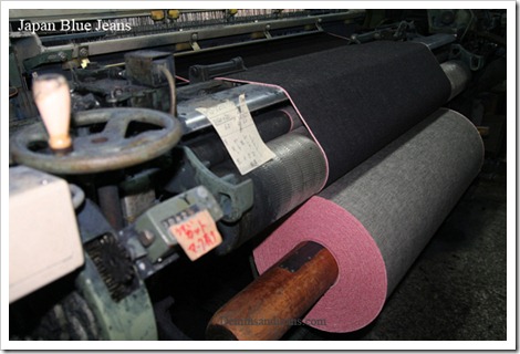 Selvedge denim looms weaving