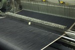 Shuttle weaving selvedge loom