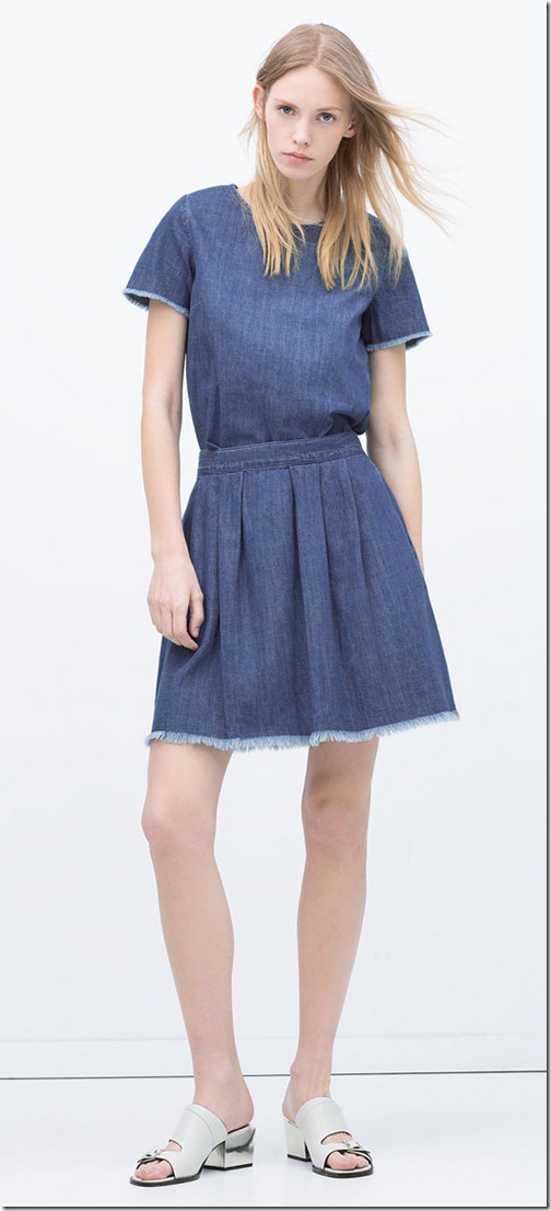 Denim skirt with frayed hem