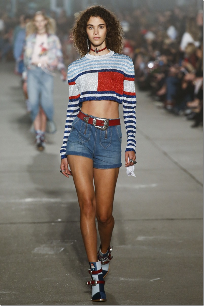 Tommy Hilfiger SPRING 2017 READY-TO-WEAR