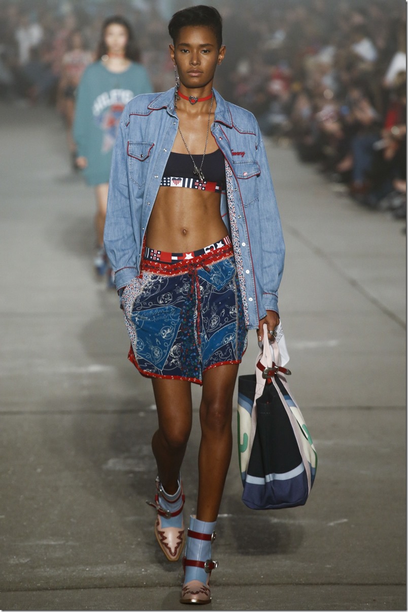 Tommy Hilfiger SPRING 2017 READY-TO-WEAR