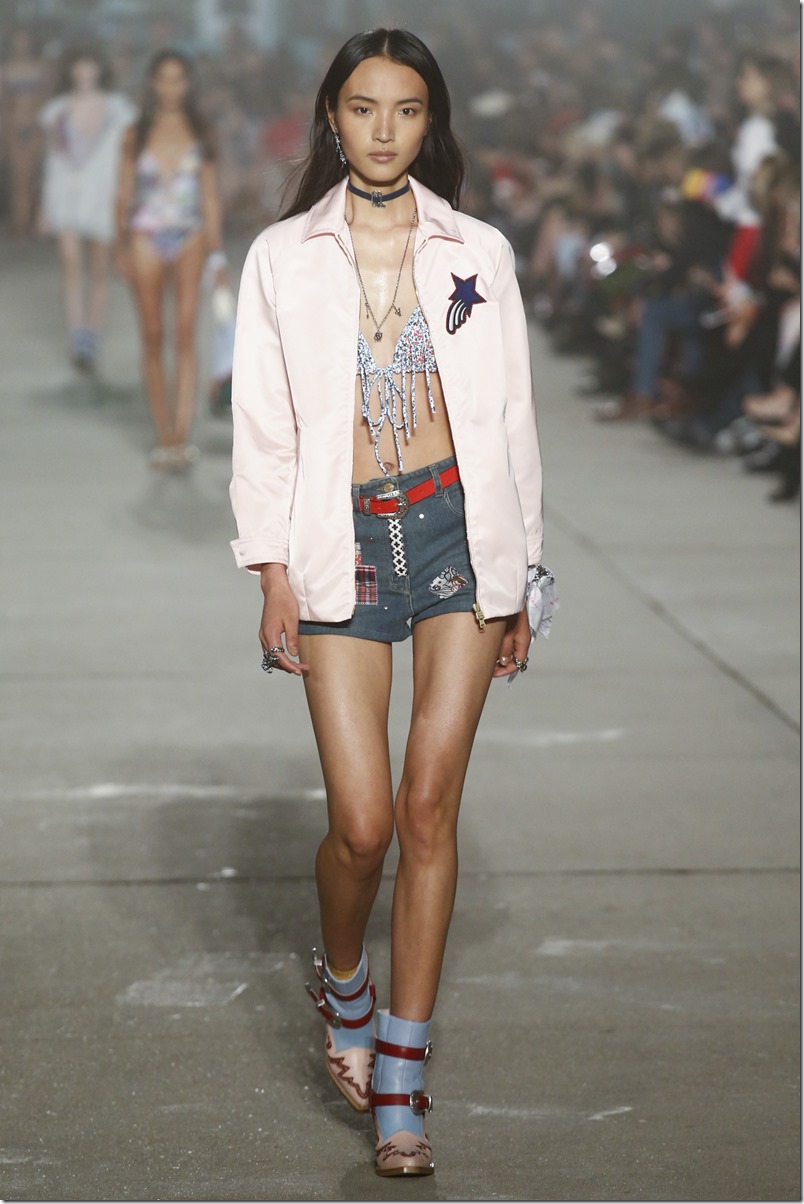 Tommy Hilfiger SPRING 2017 READY-TO-WEAR