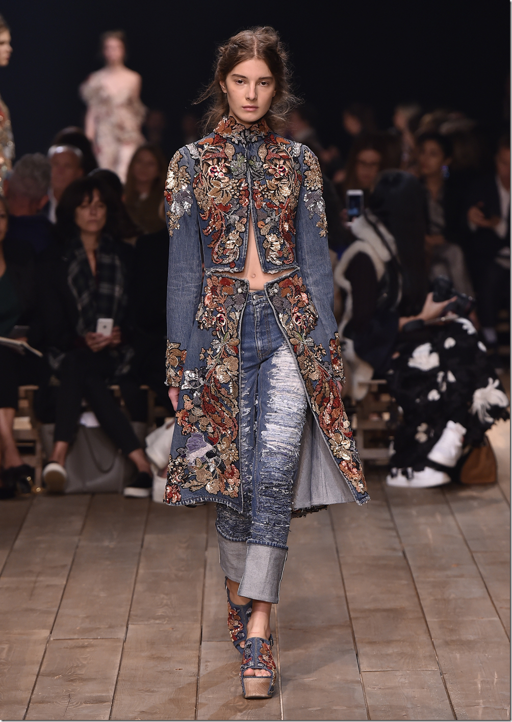 Alexander McQueen Womenswear Spring Summerâ€™16 Runway Looks  denimsandjeans