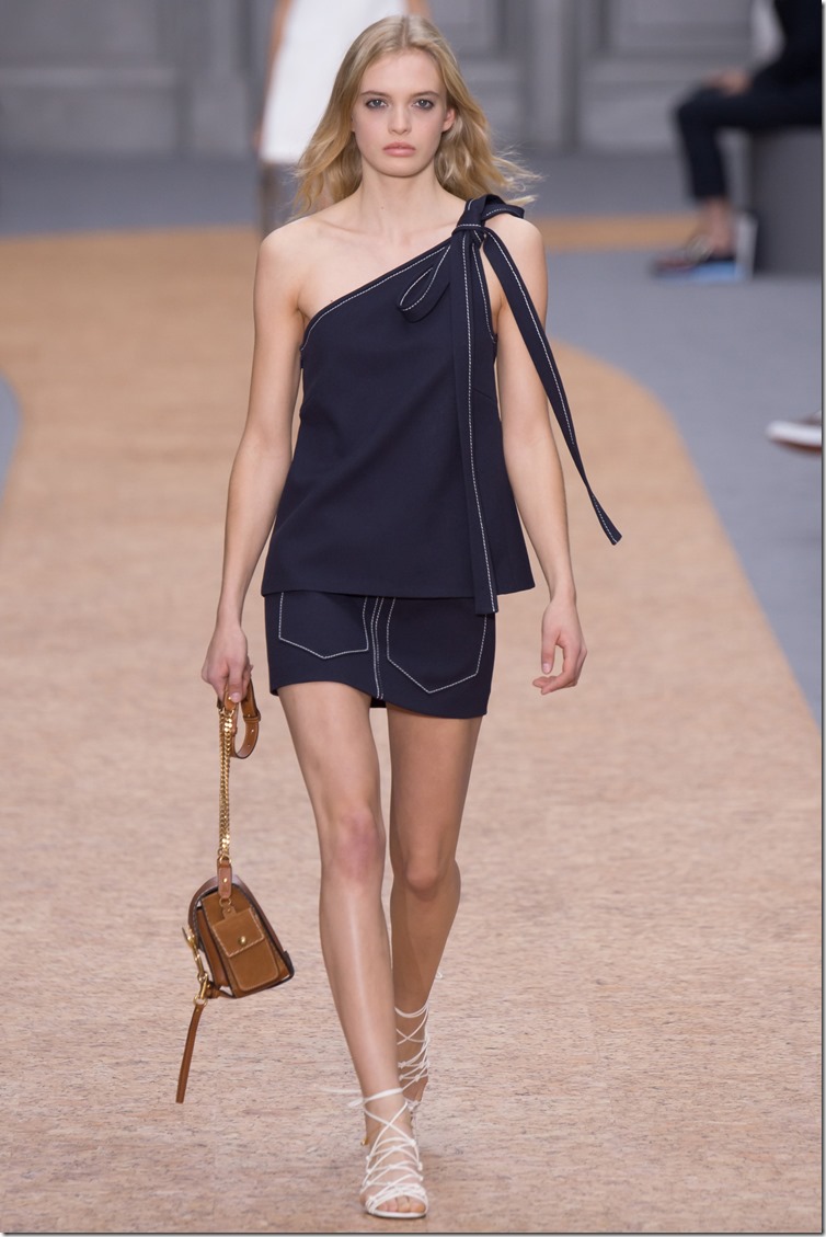 ChloÃ© Spring/Summer 2016 Paris Fashion Week denimsandjeans.com