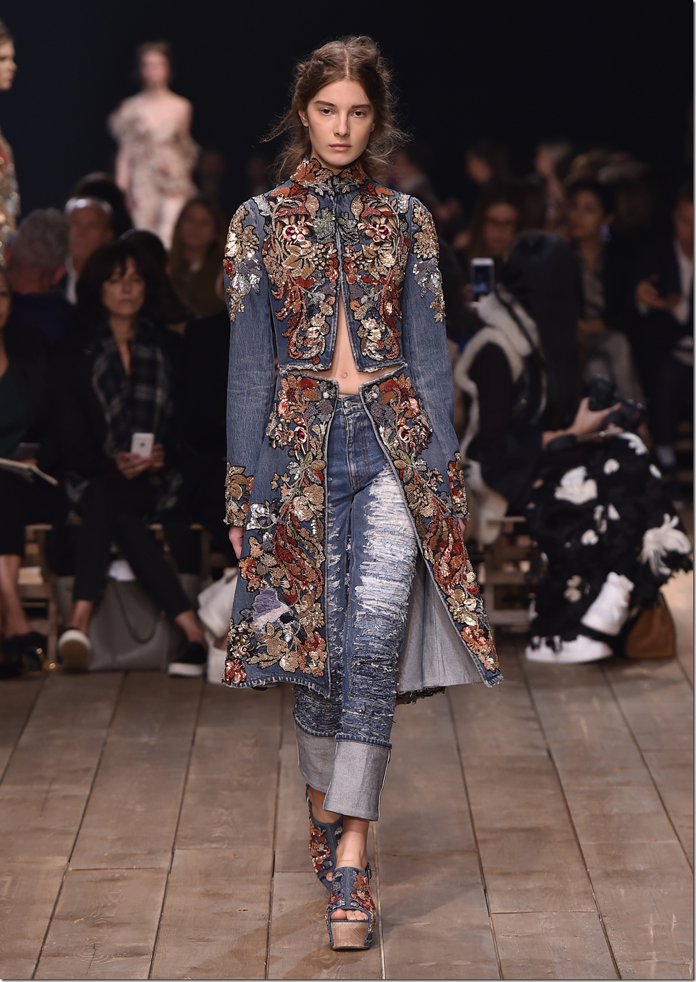 Alexander McQueen Womenswear Spring Summer’16 Runway Looks  denimsandjeans