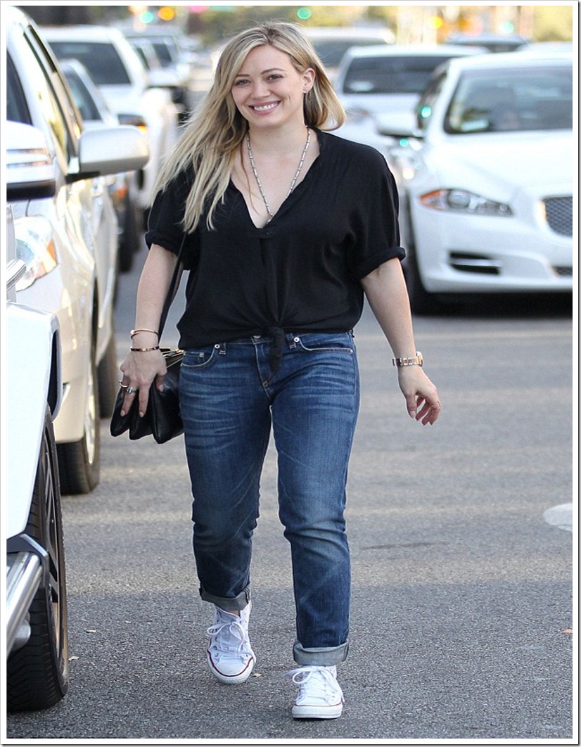 Hilary Duff In Boyfriend Jeans