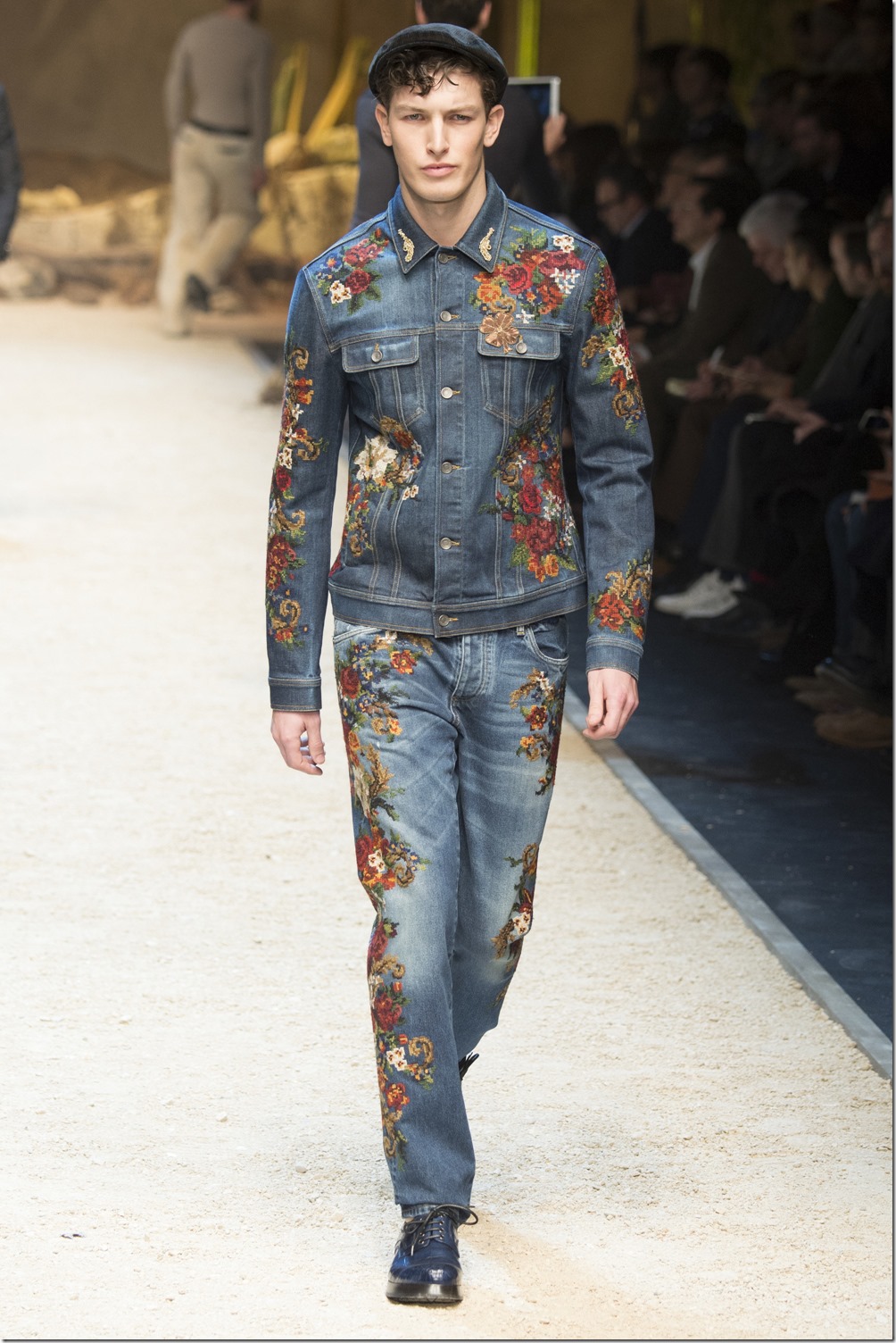Embroidered Men's Denims From Dolce & Gabbana For Fall 2016 - Denimandjeans  | Global Trends, News and Reports | Worldwide