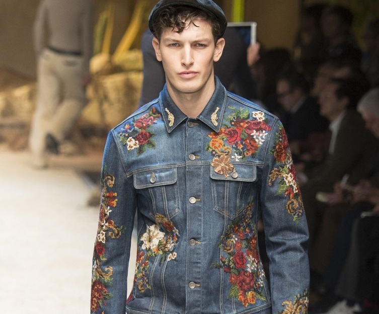 Embroidered Men's Denims From Dolce & Gabbana For Fall 2016 - Denimandjeans | Global Trends, News and Reports | Worldwide Embroidered Men's Denims From Dolce & Gabbana For Fall 2016 - Denimandjeans | Global Trends, News and Reports | Worldwide