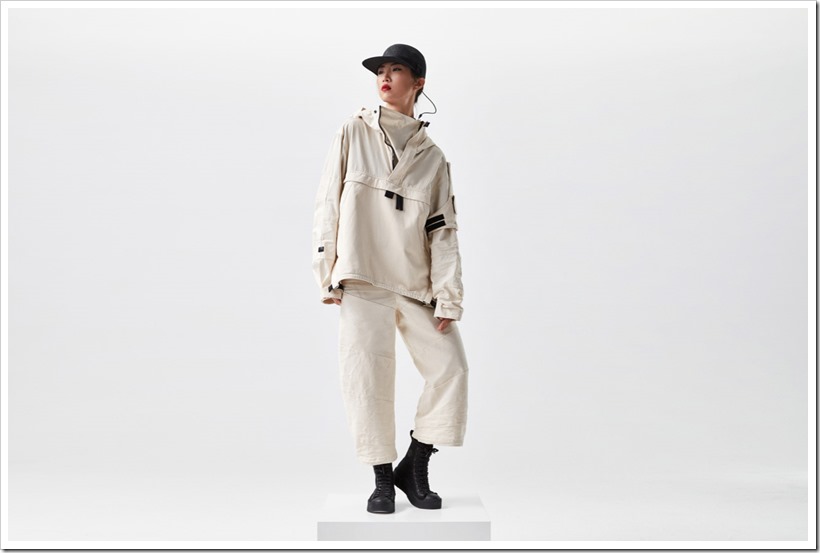 G-Star RAW Research III by Aitor Throup–First Foray Into Womenswear | Denimsandjeans.com