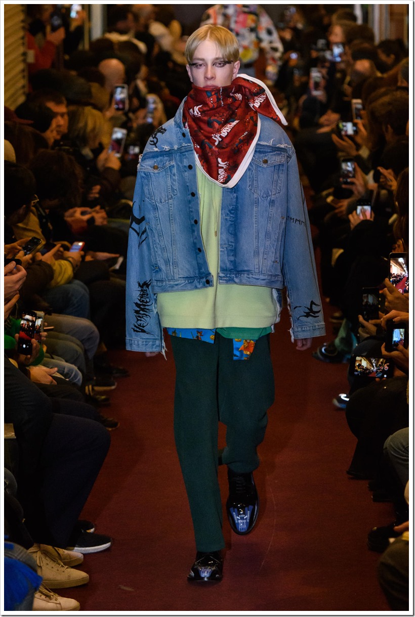 Vetements Fall’18 Collection– Baggy and Full Of Embroidery | Denimsandjans.com