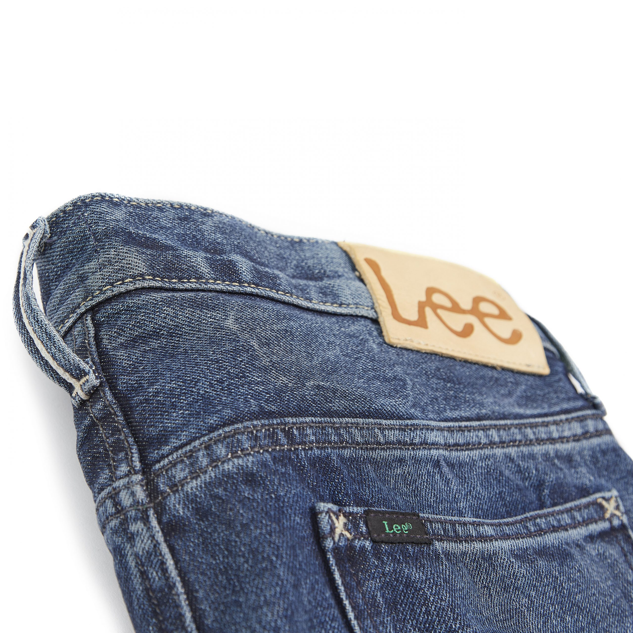 partner medeklinker dik Lee Jeans introduces 'For A World That Works' Initiative - Denimandjeans |  Global Trends, News and Reports | Worldwide