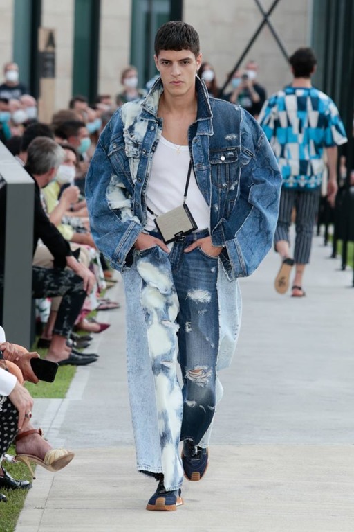 Discover more than 126 double denim 80s or 90s